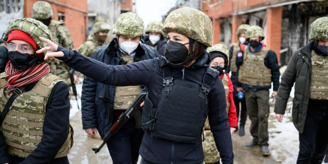 Вloomberg: "Запад слишком глубоко увяз в Украине"