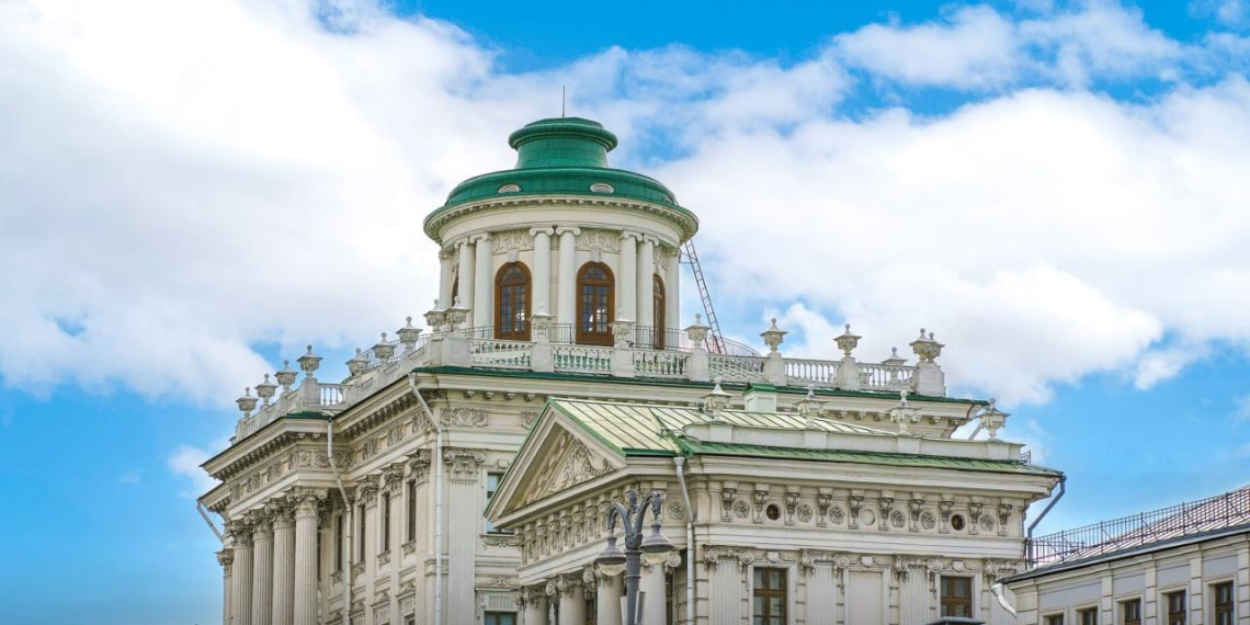 В Москве реставрируют около 500 объектов культурного наследия – Собянин