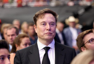 Илон Маск призвал раздавать деньги потерявшим работу из-за ИИ