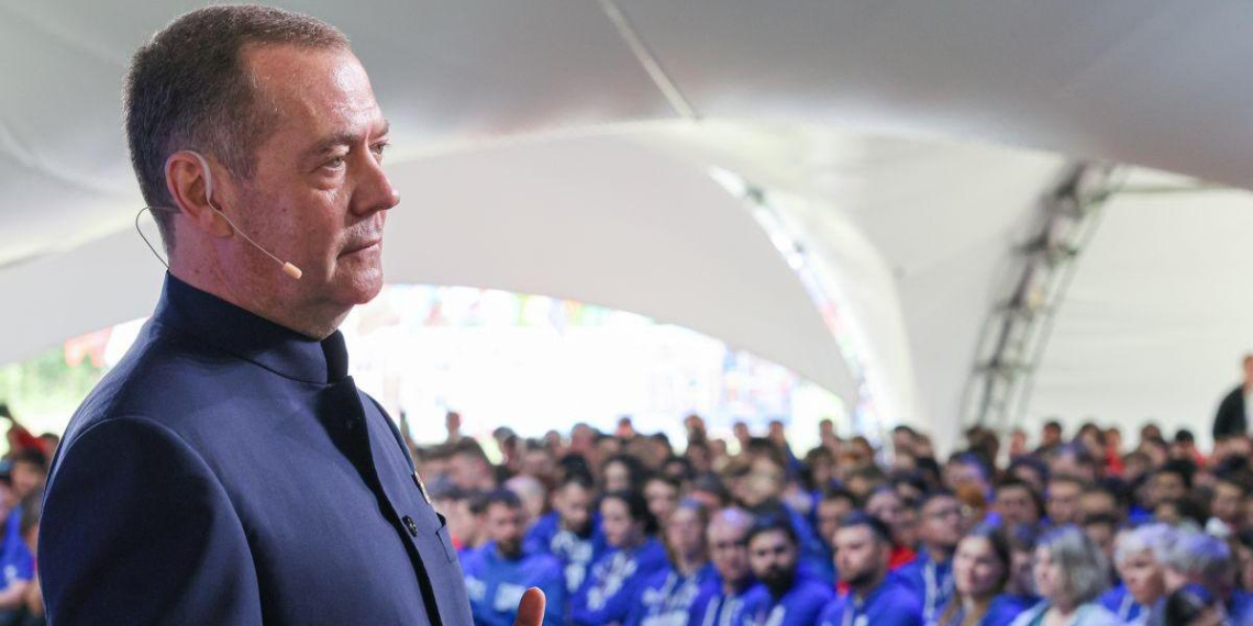 Медведев: Россия сейчас находится в очень важной точке завершения СВО 