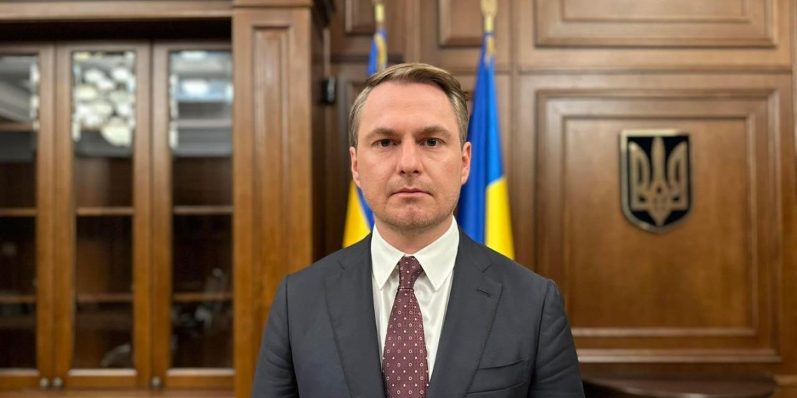 Генпрокурор Украины объявил о подозрении главе НАБУ и сбежал за границу