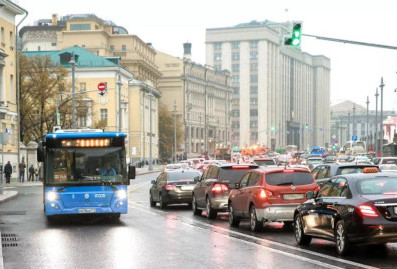 Собянин: на западе Москвы выполнено 57 дорожных улучшений, инициированных москвичами