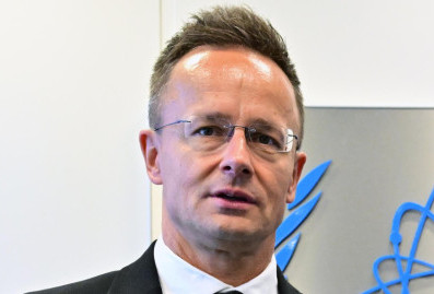 Глава МИД Венгрии заявил о подготовке Европы к войне с Россией