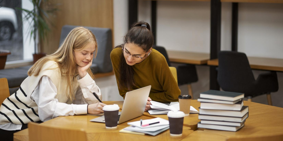 Названы самые популярные профессии среди российских выпускников