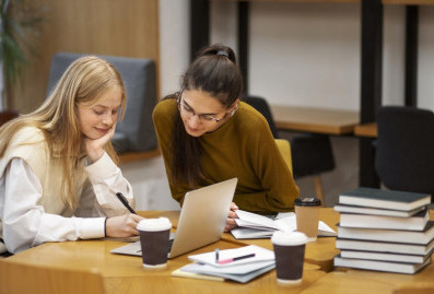 Названы самые популярные профессии среди российских выпускников