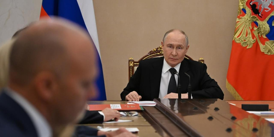 Путин провёл совещание Совета Безопасности по социально-экономическому развитию Калининградской области 