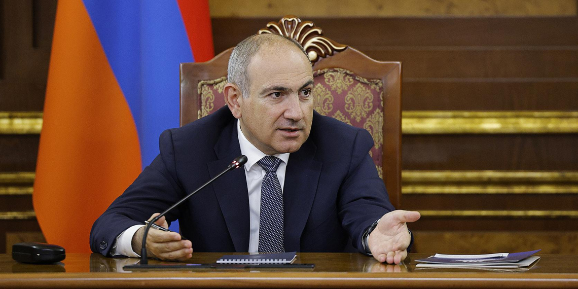 Пашинян пригрозил изменить Конституцию Армении ради мира с Азербайджаном