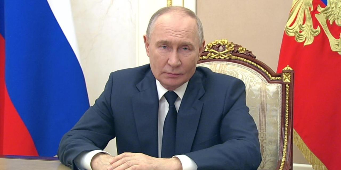 Владимир Путин поздравил артистов с первым профессиональным праздником