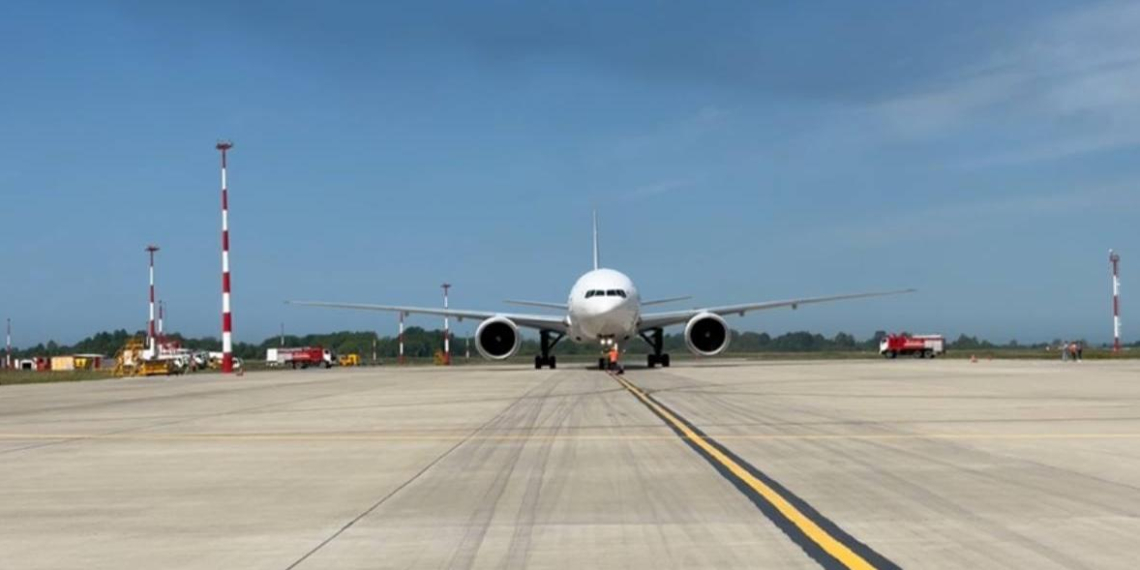 Boeing 777 на 540 мест впервые приземлился в аэропорту Сухума 