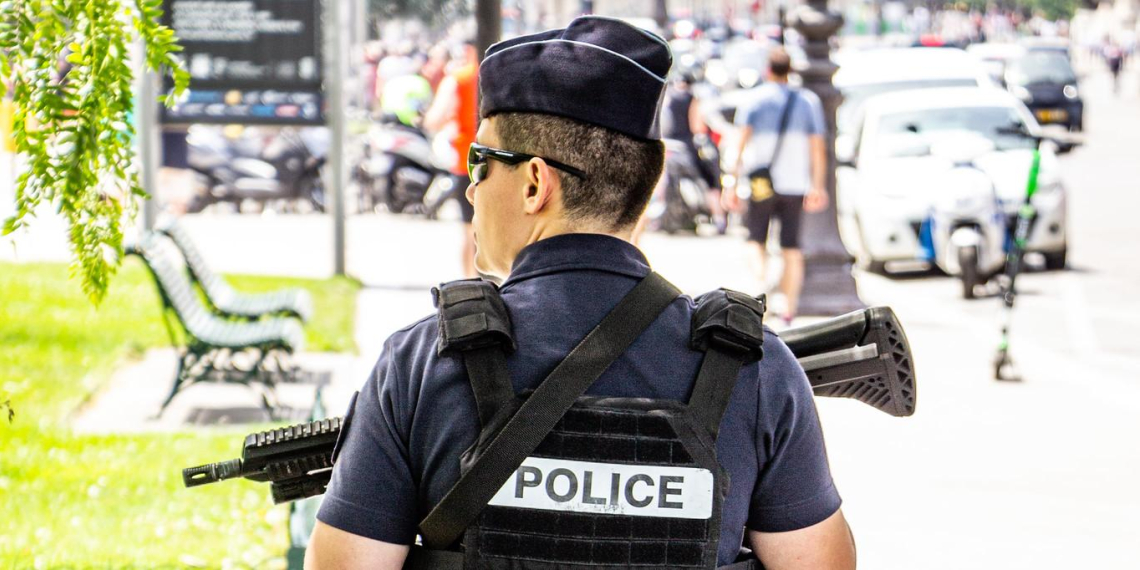 Во Франции силовики пришли с обысками в офис соцсети X