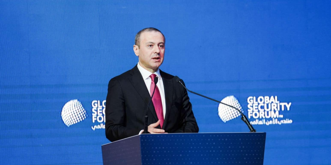 Секретарь совбеза Армении обвинил Россию в передаче Карабаха Азербайджану