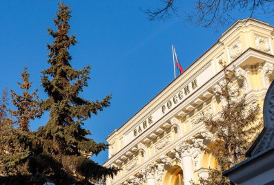 ЦБ будет проверять на мошенничество крупные переводы себе по СБП