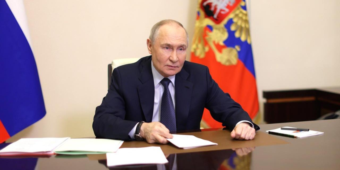 Путин поручил усовершенствовать законы для защиты традиционных ценностей 