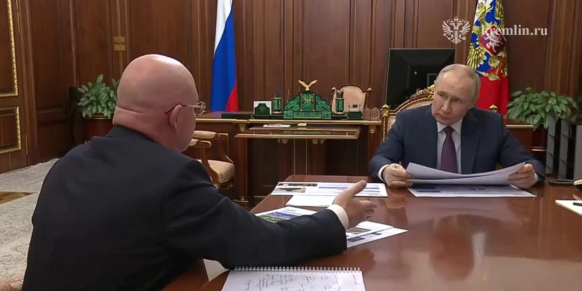 Путин провел встречу с губернатором Севастополя Развожаевым