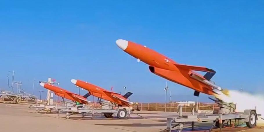 ВМС США научили беспилотники защищать воздушное пространство в паре с F/A-18