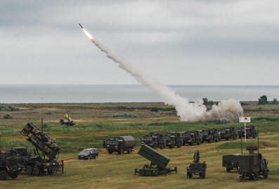 Politico: США приостановили поставки Украине зенитных ракет и высокоточных боеприпасов