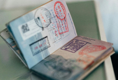 %22Известия%22: Еврокомиссия обсуждает полный запрет выдачи туристических виз россиянам