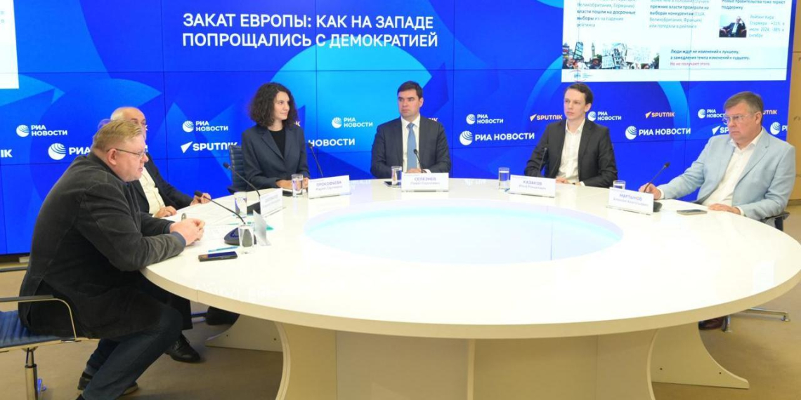 Эксперты ЭИСИ: Запад полностью отказался от демократических ценностей 