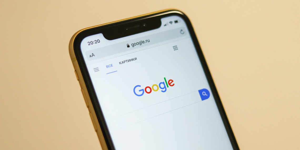 Поисковик Google стал находить переписки и документы пользователей нейросети Claude