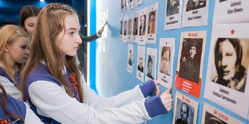 "Стена Памяти" объединила тысячи россиян: в НЦ "Россия" почтили героев Великой Отечественной войны 
