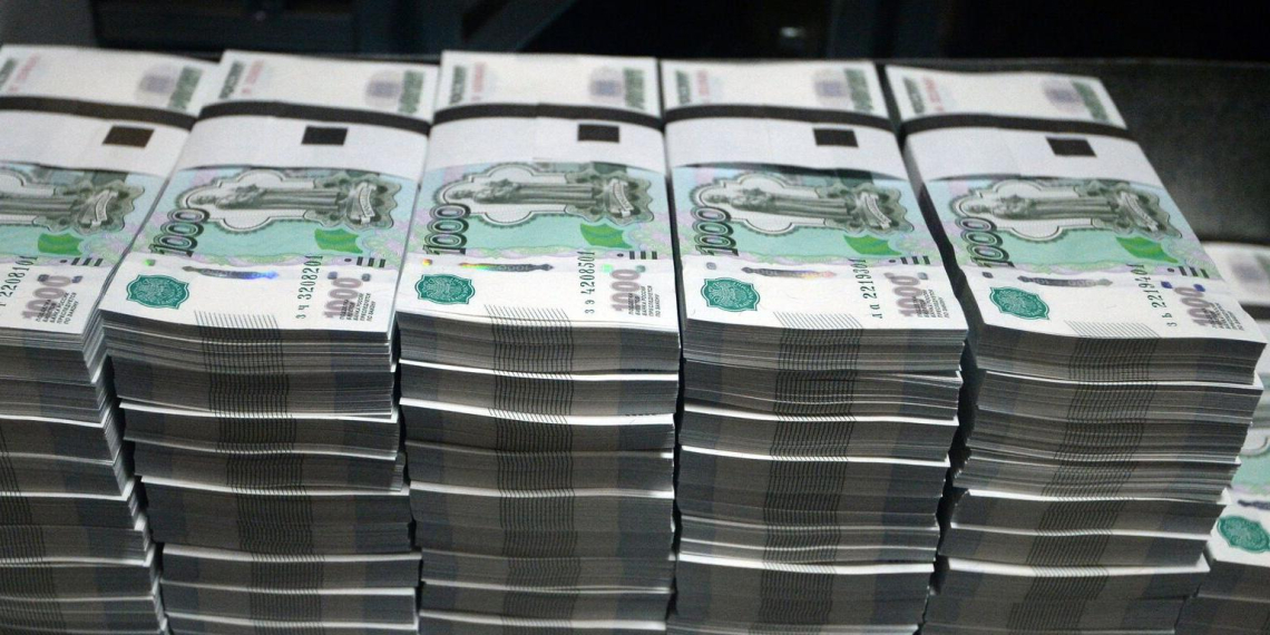 Россия начнет выплачивать валютные госгарантии в рублях
