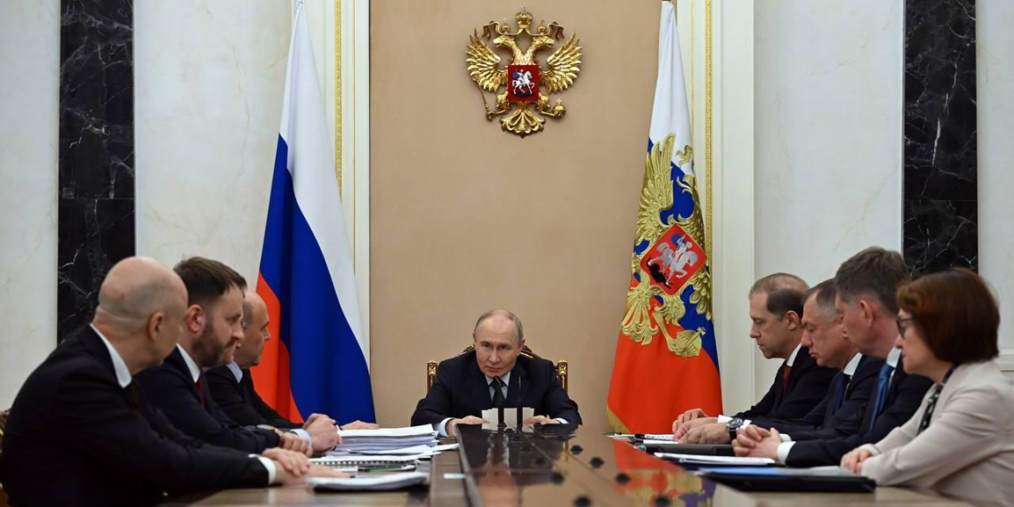 Путин отметил инициативы "Единой России" по поддержке бюджетов регионов 