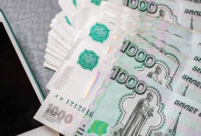 %22Известия%22: 10 млн россиян с 2027 года попадут под контроль ФНС из-за переводов