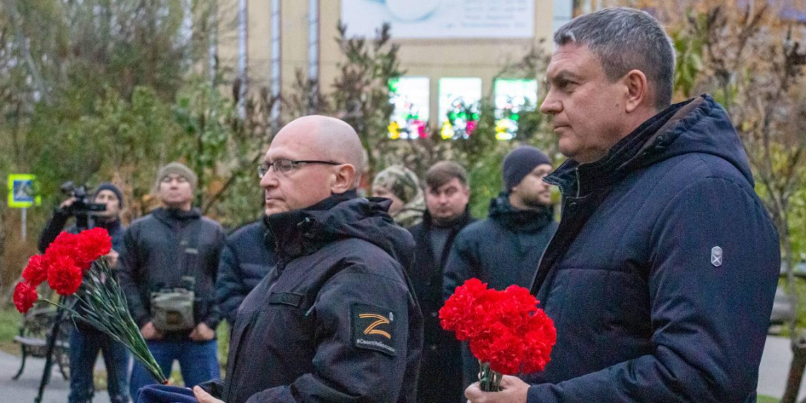 В Луганске открыли памятник Герою Советского Союза Кузьме Гребеннику 