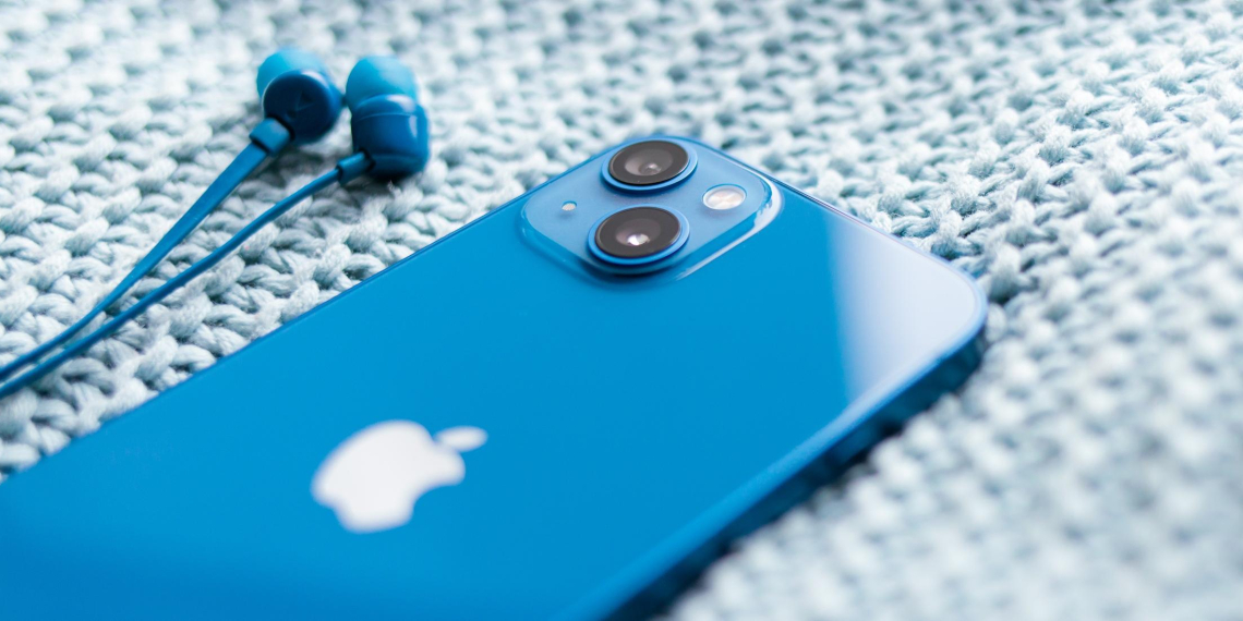 Apple объяснила удаление мессенджера 