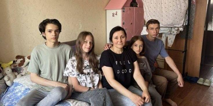 "Единая Россия" защитила многодетную семью из Омска от выселения из жилья  
