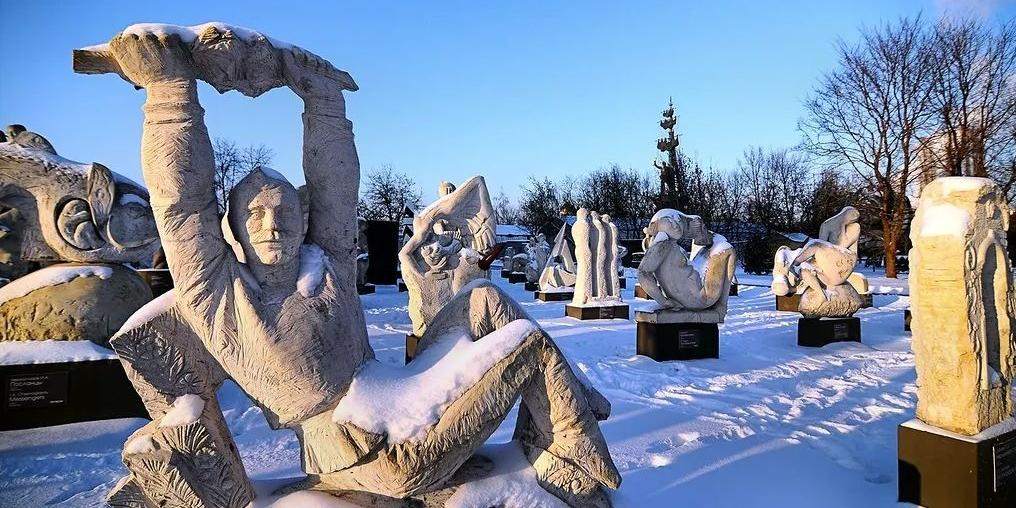 Представитель столичного парка имени Горького рассказал о состоянии части скульптур в "Музеоне"