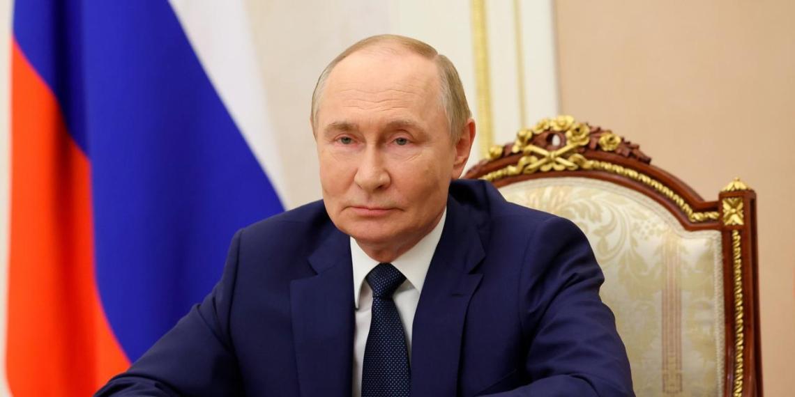 Путин направил обращение к 80-летию Курильской десантной операции