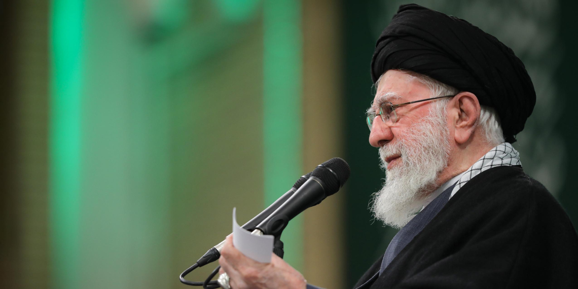 Euractiv: в Иране потребовали отставки аятоллы Али Хаменеи