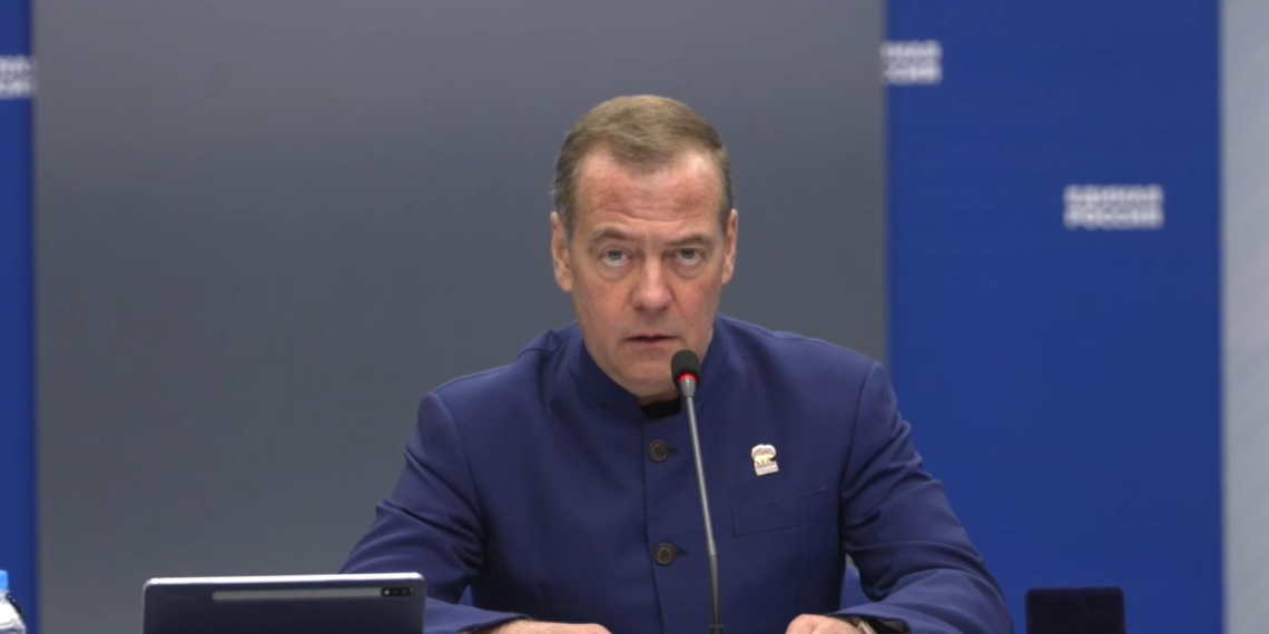 Медведев оценил победу России над Украиной в гаагском суде