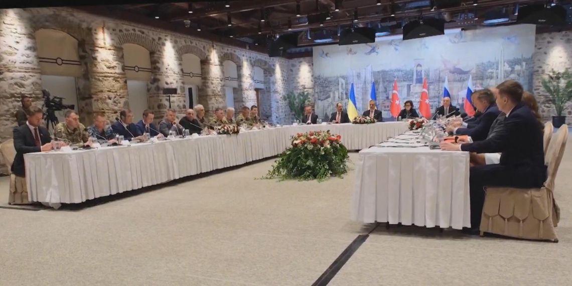 Переводчик украинской делегации сбежал во время переговоров в Стамбуле