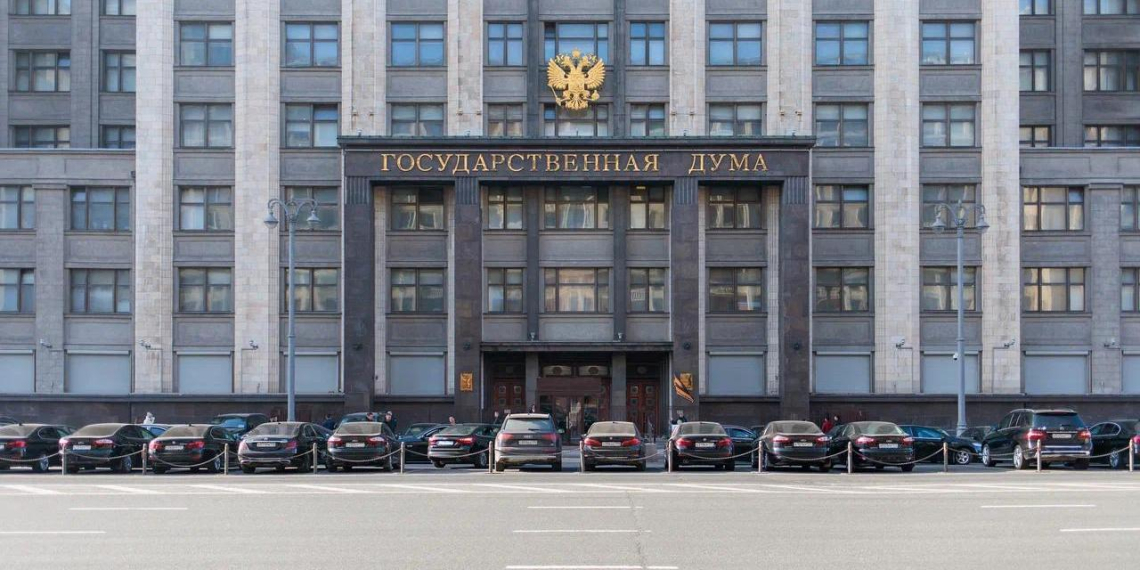 Госдума приняла закон об обязательном медосмотре для мигрантов