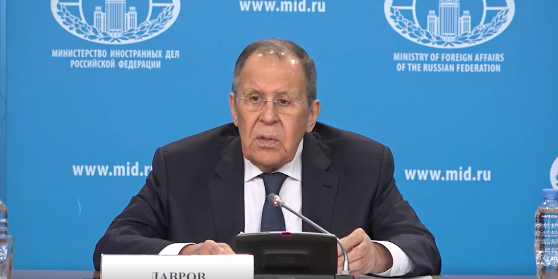 Лавров: Россия сознательно не наносит 