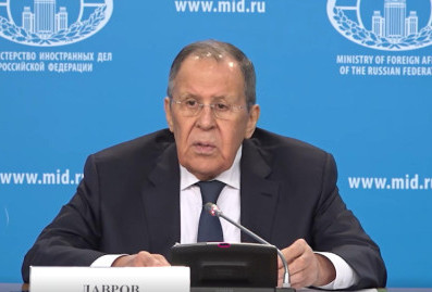 Лавров: Россия сознательно не наносит "чрезмерный ущерб" территориям в зоне СВО