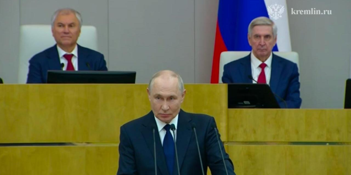 Путин поздравил россиян с Днём воссоединения на первом заседании Госдумы нового созыва 