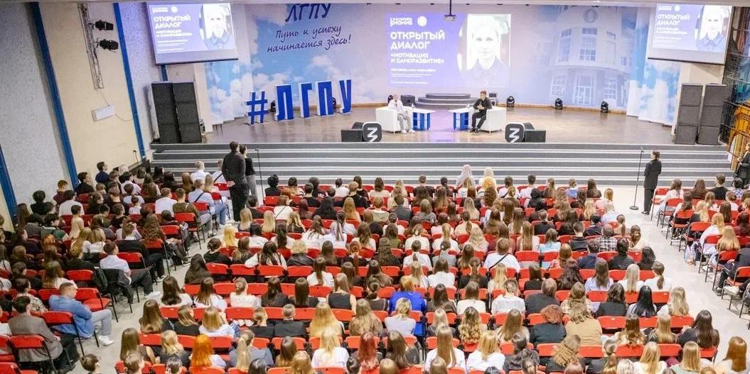 Просветительская акция "Поделись своим знанием" охватила 45 тысяч учащихся