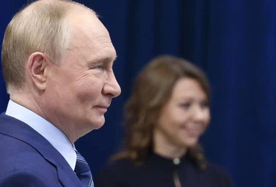 Путин назвал выставку %22Россия%22 уникальным проектом