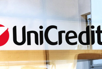 UniCredit разделит российский бизнес и продаст его часть