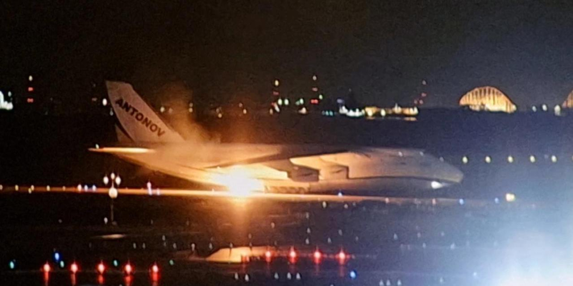 В японском аэропорту загорелся украинский транспорт Ан-124