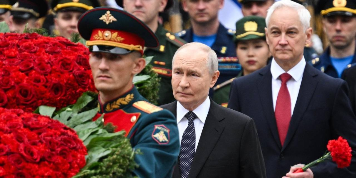 Путин возложил венок к Могиле Неизвестного Солдата в День памяти и скорби 