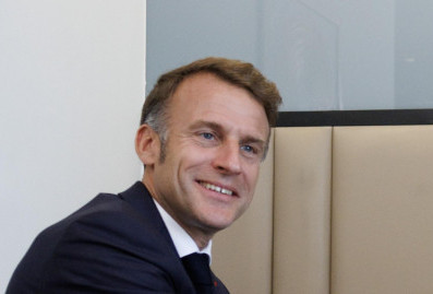 Макрон призвал готовиться к возобновлению диалога с Путиным