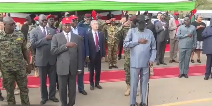 Президент Южного Судана обмочился в штаны во время исполнения национального гимна из-за "экстремального патриотизма"