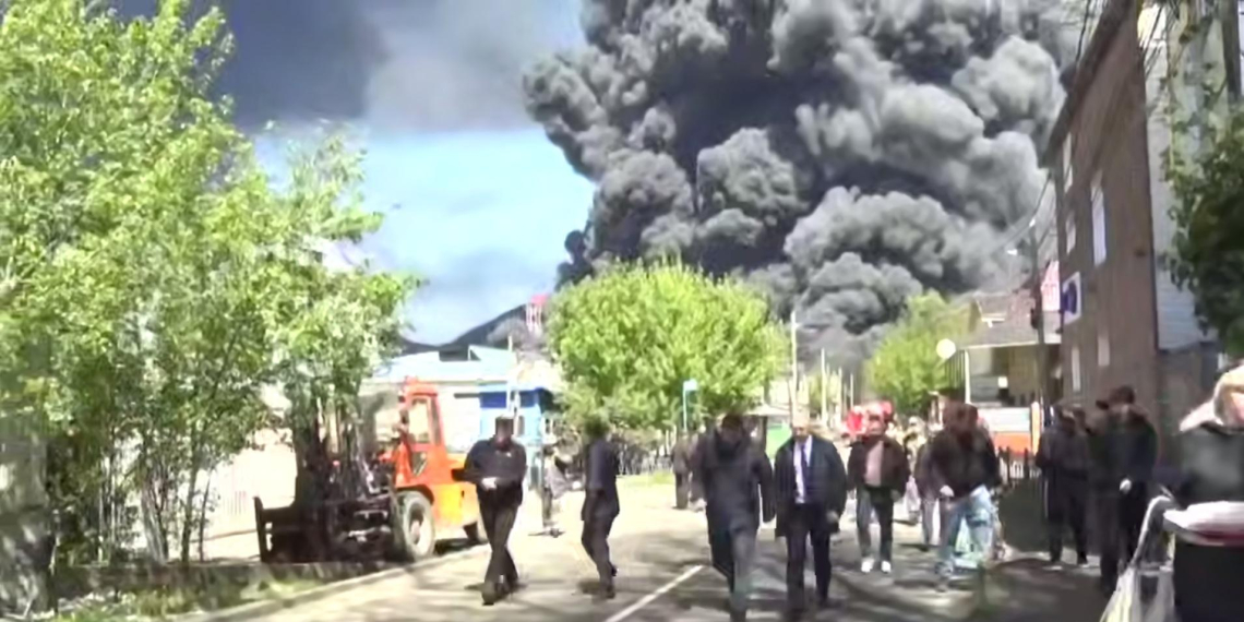 В Туапсе потушили пожар на НПЗ после атаки беспилотников