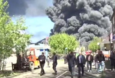 В Туапсе потушили пожар на НПЗ после атаки беспилотников