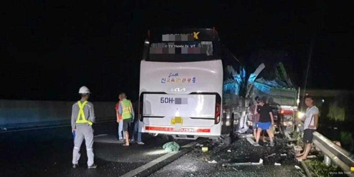 Во Вьетнаме автобус с российскими туристами попал в ДТП, один человек погиб