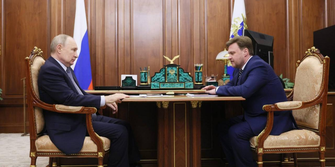 Путин обсудил с главой "РусГидро" развитие энергетики на Дальнем Востоке